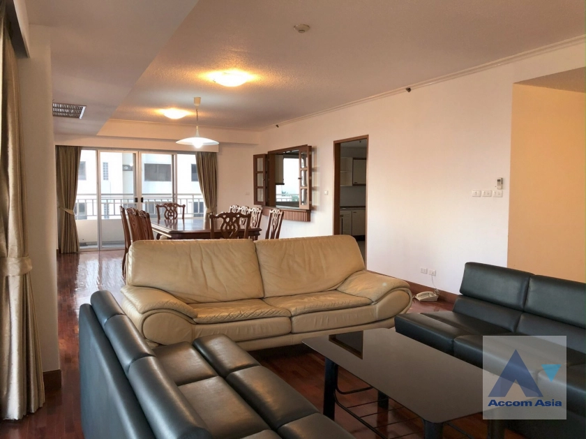  2 Bedrooms  Condominium For Rent in Sathorn, Bangkok  near BTS Sala Daeng - MRT Lumphini (AA19684)