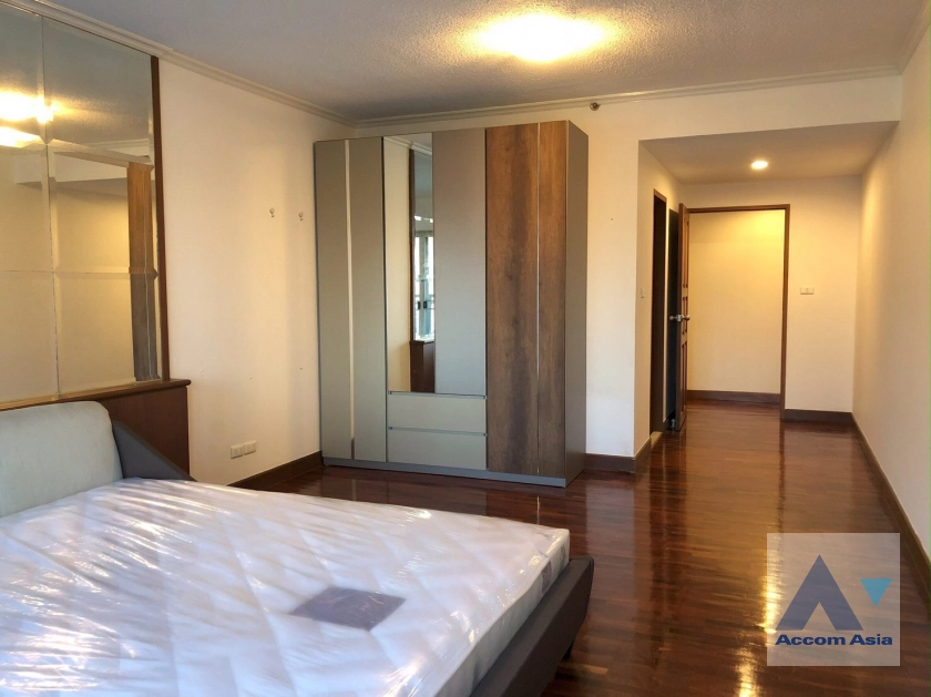 8  2 br Condominium For Rent in Sathorn ,Bangkok BTS Sala Daeng - MRT Lumphini at Sathorn Park Place AA19684