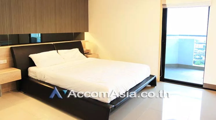  2 Bedrooms  Condominium For Rent in Sukhumvit, Bangkok  near BTS Phrom Phong (AA19685)