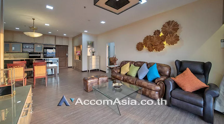  3 Bedrooms  Condominium For Rent in Sukhumvit, Bangkok  near BTS Phrom Phong (AA19691)