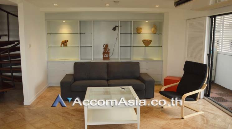 Corner Unit, Duplex Condo, Pet friendly |  2 Bedrooms  Condominium For Rent in Sukhumvit, Bangkok  near BTS Ekkamai (AA19718)