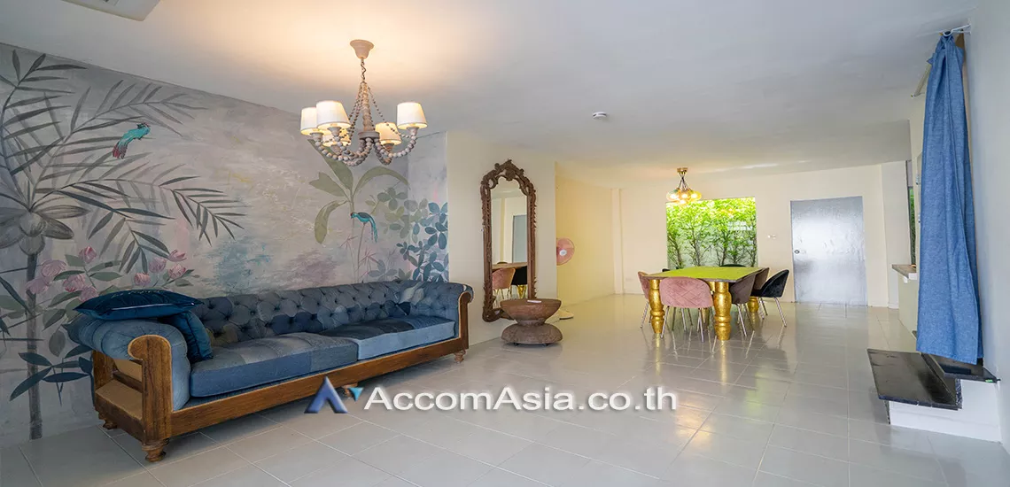  1  4 br House For Rent in Sukhumvit ,Bangkok BTS Phrom Phong AA19790