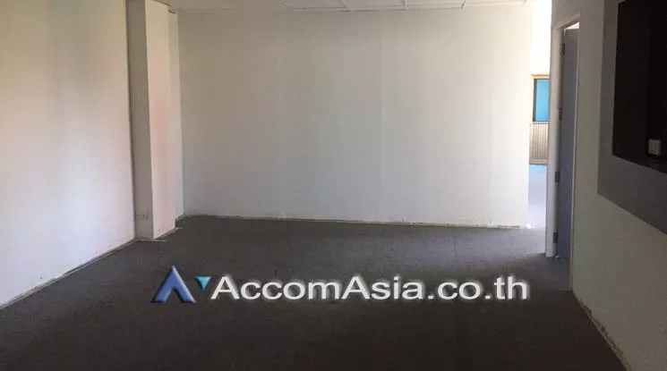  2  Office Space For Rent in Ratchadaphisek ,Bangkok MRT Huai Khwang at Thospol Building AA19800