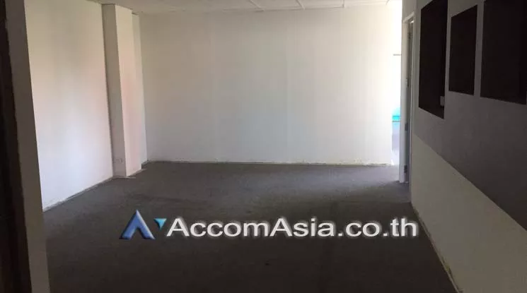 4  Office Space For Rent in Ratchadaphisek ,Bangkok MRT Huai Khwang at Thospol Building AA19800