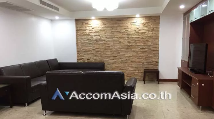 Pet friendly |  3 Bedrooms  Apartment For Rent in Sukhumvit, Bangkok  near BTS  (AA19829)