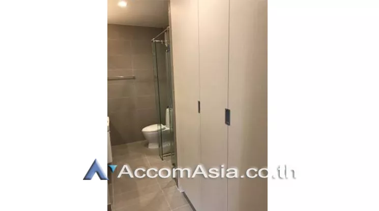  1 Bedroom  Condominium For Rent in Ploenchit, Bangkok  near BTS Ploenchit (AA19860)