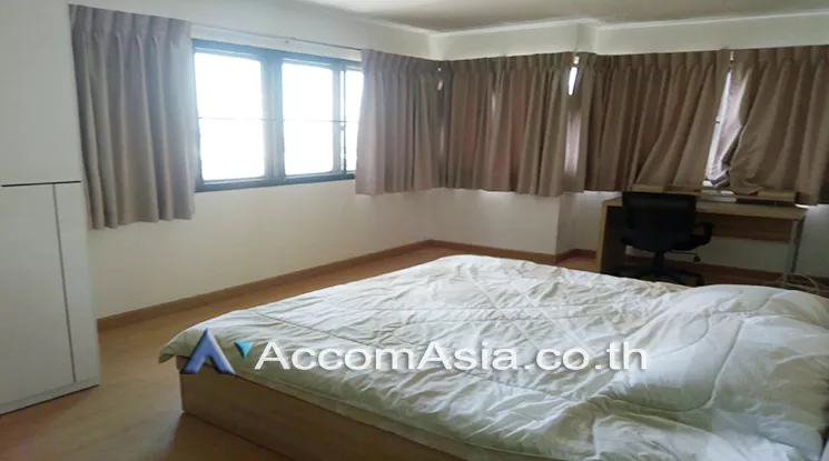  3 Bedrooms  Condominium For Rent in Sukhumvit, Bangkok  near BTS Thong Lo (AA19892)