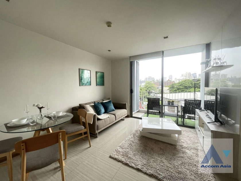 Fully Furnished, Pet friendly | Downtown 49 Condominium