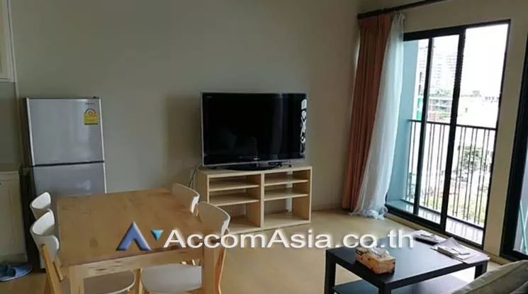  1 Bedroom  Condominium For Rent in Sukhumvit, Bangkok  near BTS Ekkamai (AA19955)