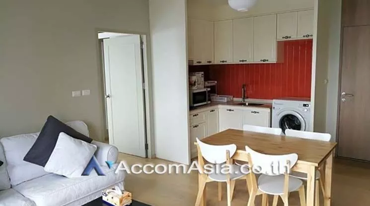  1 Bedroom  Condominium For Rent in Sukhumvit, Bangkok  near BTS Ekkamai (AA19955)