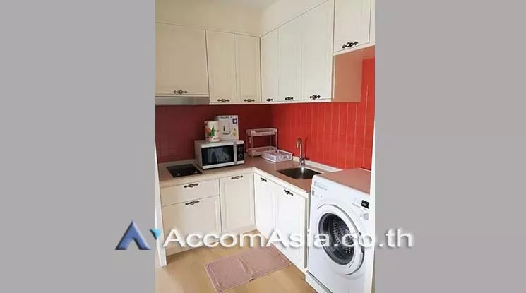  1 Bedroom  Condominium For Rent in Sukhumvit, Bangkok  near BTS Ekkamai (AA19955)