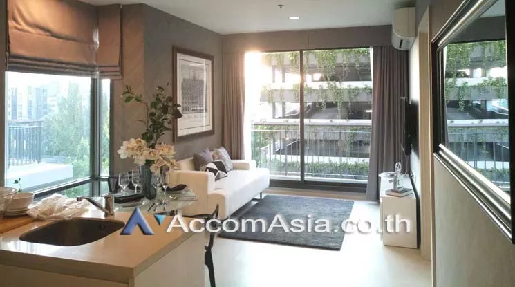  1 Bedroom  Condominium For Rent in Sukhumvit, Bangkok  near BTS Ekkamai (AA19972)