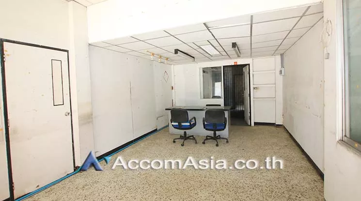 13  Shophouse For Rent in Sukhumvit ,Bangkok BTS Ekkamai AA19975