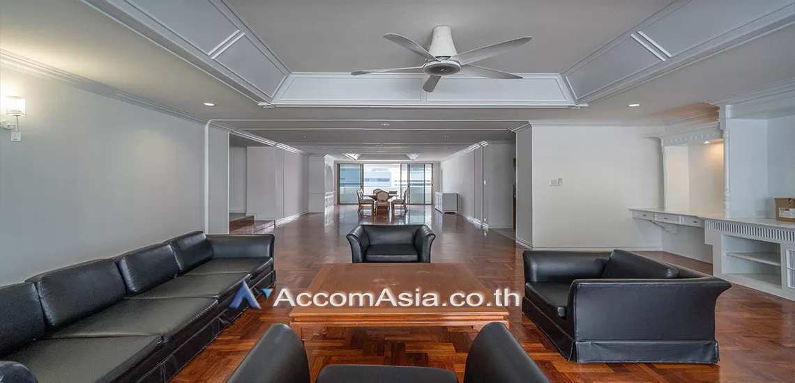 Pet friendly |  3 Bedrooms  Apartment For Rent in Sukhumvit, Bangkok  near BTS Asok - MRT Sukhumvit (AA20054)