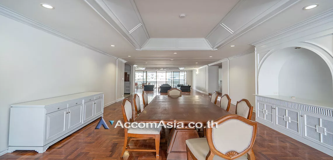 Pet friendly |  3 Bedrooms  Apartment For Rent in Sukhumvit, Bangkok  near BTS Asok - MRT Sukhumvit (AA20054)