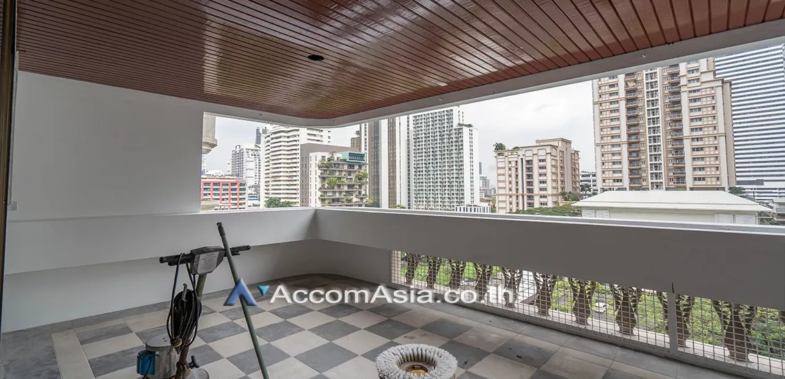 Pet friendly |  3 Bedrooms  Apartment For Rent in Sukhumvit, Bangkok  near BTS Asok - MRT Sukhumvit (AA20054)