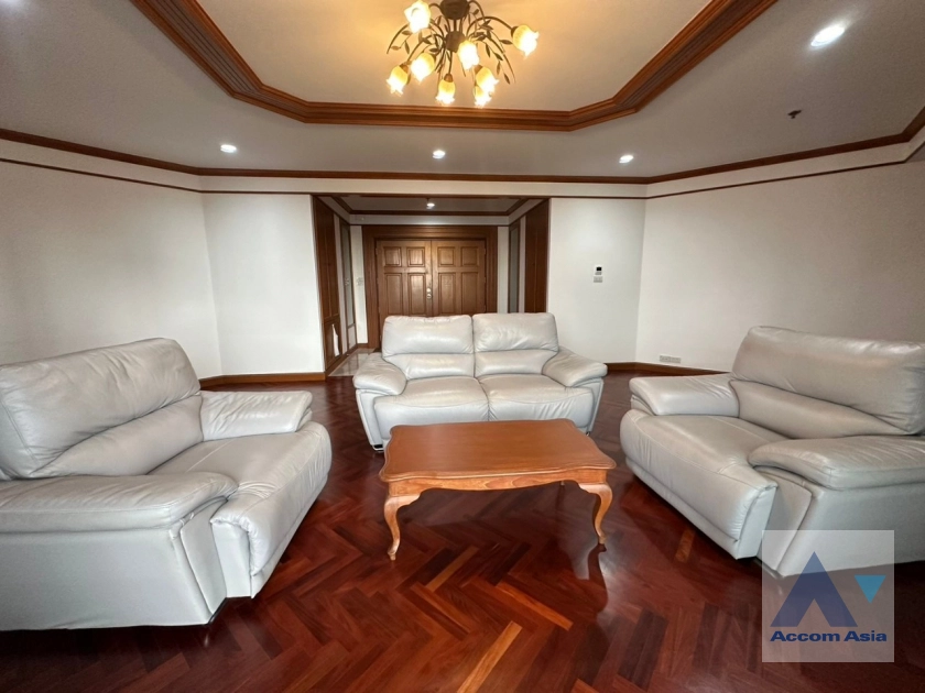 Pet friendly |  3 Bedrooms  Condominium For Rent in Sukhumvit, Bangkok  near BTS Phrom Phong (2121001)