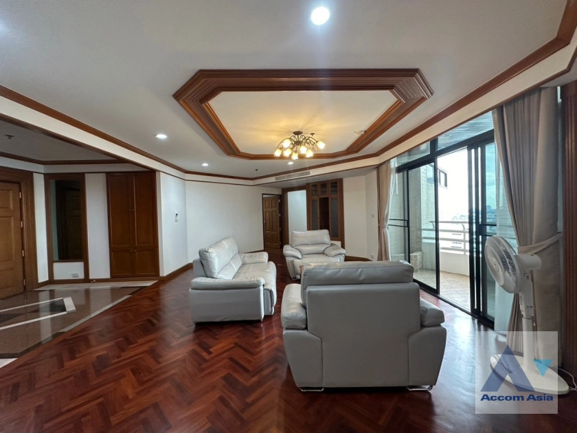 Pet friendly |  3 Bedrooms  Condominium For Rent in Sukhumvit, Bangkok  near BTS Phrom Phong (2121001)