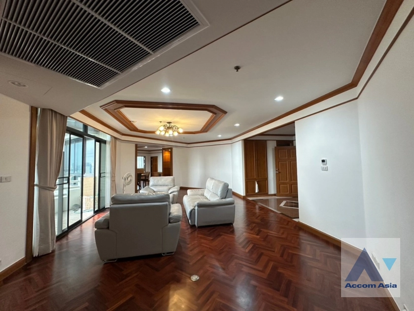 Pet friendly |  3 Bedrooms  Condominium For Rent in Sukhumvit, Bangkok  near BTS Phrom Phong (2121001)