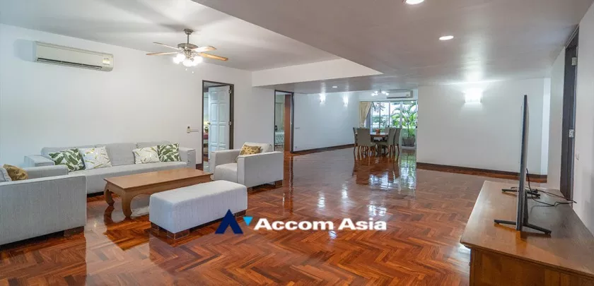 Pet friendly |  3 Bedrooms  Apartment For Rent in Sukhumvit, Bangkok  near BTS Phrom Phong (1029801)