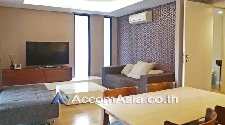  1 Bedroom  Condominium For Rent in Sukhumvit, Bangkok  near BTS Ekkamai (AA20076)