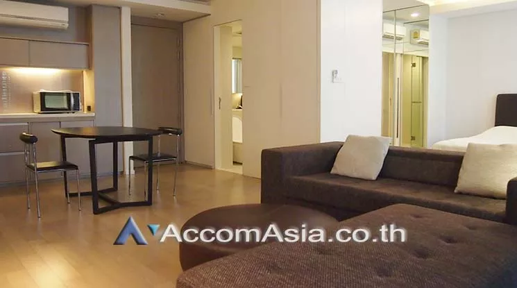  1 Bedroom  Condominium For Rent in Sukhumvit, Bangkok  near BTS Ekkamai (AA20077)