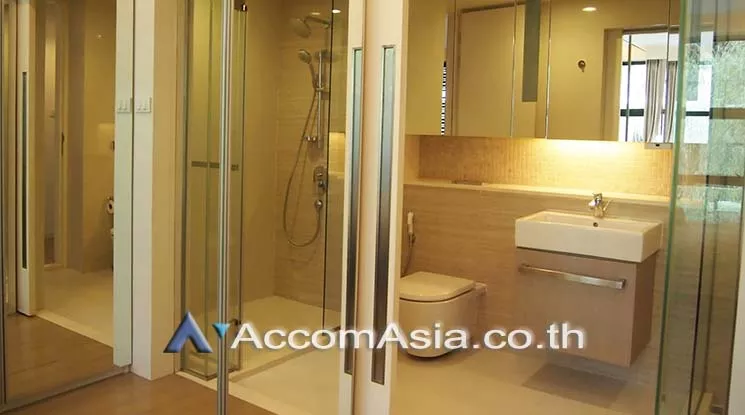  1 Bedroom  Condominium For Rent in Sukhumvit, Bangkok  near BTS Ekkamai (AA20077)