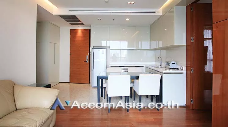  2 Bedrooms  Condominium For Rent in Sukhumvit, Bangkok  near BTS Phrom Phong (AA20088)