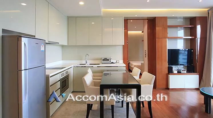  2 Bedrooms  Condominium For Rent in Sukhumvit, Bangkok  near BTS Phrom Phong (AA20088)