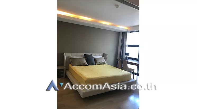  1 Bedroom  Condominium For Rent in Sukhumvit, Bangkok  near BTS Ekkamai (AA20097)