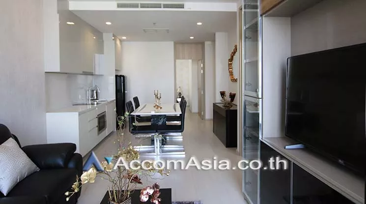  2 Bedrooms  Condominium For Rent in Ploenchit, Bangkok  near BTS Ploenchit (AA20106)