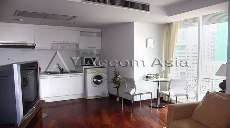  1 Bedroom  Condominium For Rent in Ploenchit, Bangkok  near BTS Chitlom (21222)