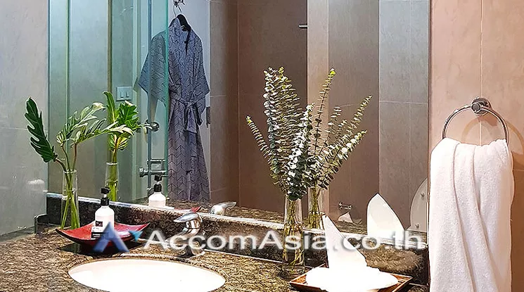 10  2 br Apartment For Rent in Ploenchit ,Bangkok BTS Ratchadamri at Step to Lumpini Park AA20257