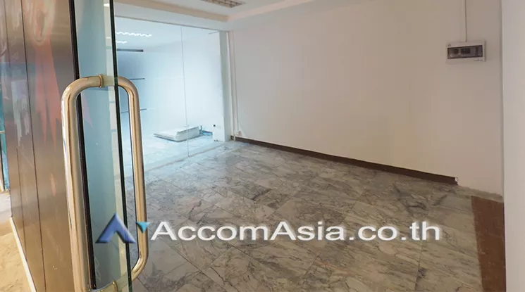 4  Office Space For Rent in Silom ,Bangkok BTS Chong Nonsi at ITF Tower AA20325