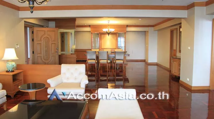  3 Bedrooms  Apartment For Rent in Sukhumvit, Bangkok  near BTS Phrom Phong (AA20343)