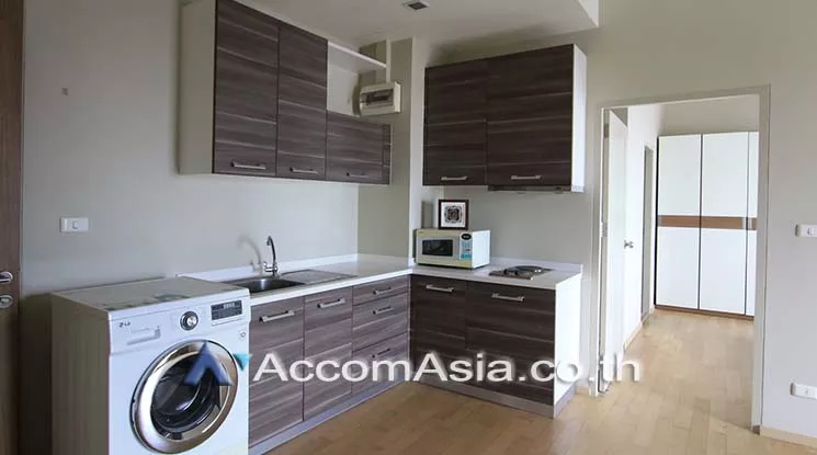  1 Bedroom  Condominium For Rent in Sukhumvit, Bangkok  near BTS Ekkamai (AA20378)