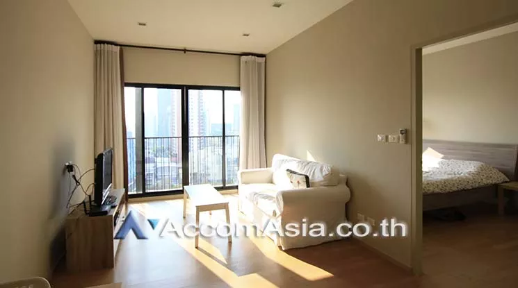  1 Bedroom  Condominium For Rent in Sukhumvit, Bangkok  near BTS Ekkamai (AA20380)