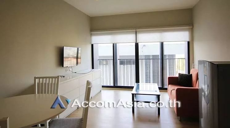  1 Bedroom  Condominium For Rent in Sukhumvit, Bangkok  near BTS Ekkamai (AA20384)