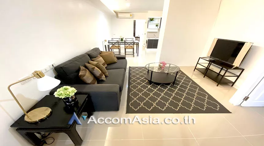 Pet friendly |  3 Bedrooms  Condominium For Rent in Sukhumvit, Bangkok  near BTS Phrom Phong (AA20401)