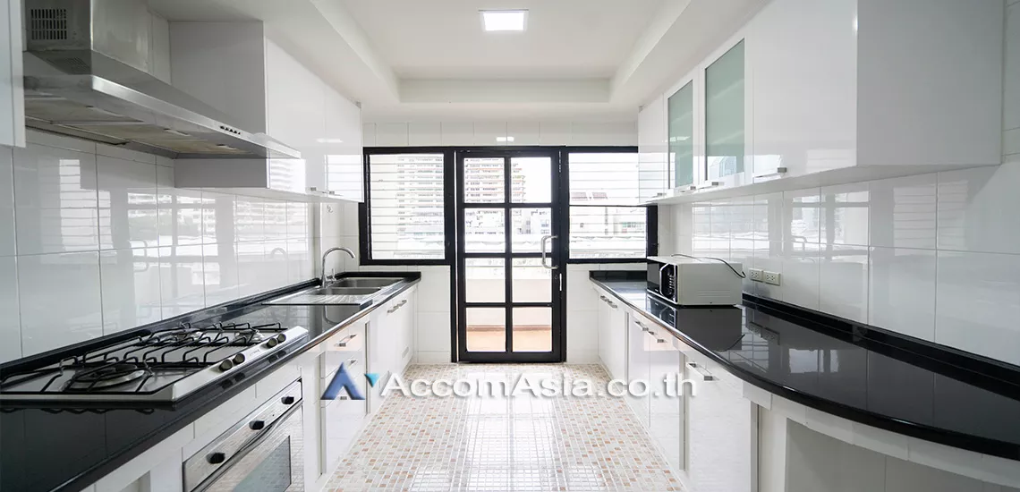 Pet friendly |  3 Bedrooms  Apartment For Rent in Sukhumvit, Bangkok  near BTS Asok - MRT Sukhumvit (AA20414)