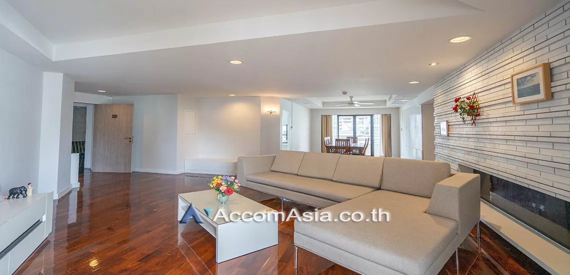 Pet friendly |  3 Bedrooms  Apartment For Rent in Sukhumvit, Bangkok  near BTS Asok - MRT Sukhumvit (AA20414)