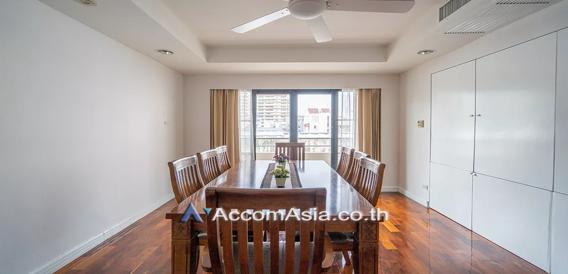 Pet friendly |  3 Bedrooms  Apartment For Rent in Sukhumvit, Bangkok  near BTS Asok - MRT Sukhumvit (AA20414)