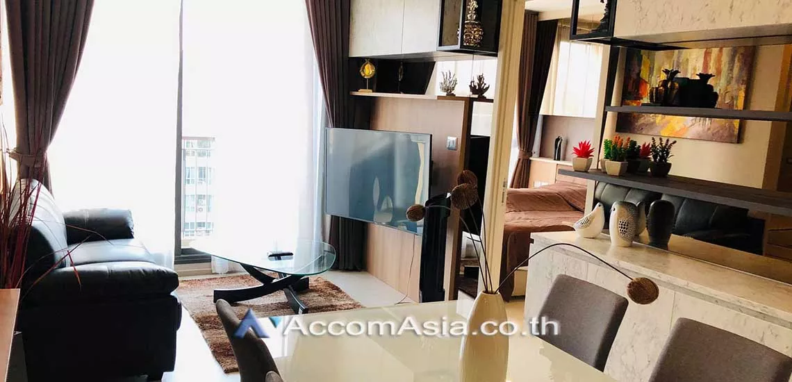  2 Bedrooms  Condominium For Rent in Sukhumvit, Bangkok  near BTS Ekkamai (AA20420)