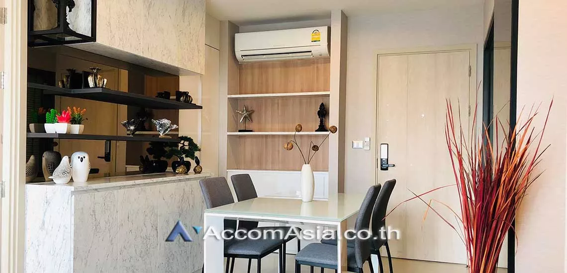  2 Bedrooms  Condominium For Rent in Sukhumvit, Bangkok  near BTS Ekkamai (AA20420)