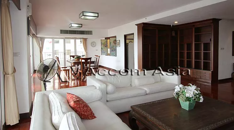  2 Bedrooms  Condominium For Rent in Sathorn, Bangkok  near BTS Sala Daeng - MRT Lumphini (AA20422)