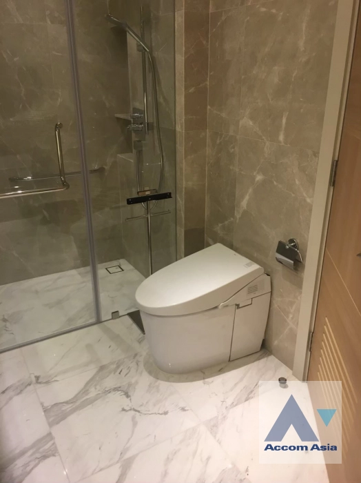 14  2 br Condominium For Rent in Ploenchit ,Bangkok BTS Chitlom at Sindhorn Residence AA20458