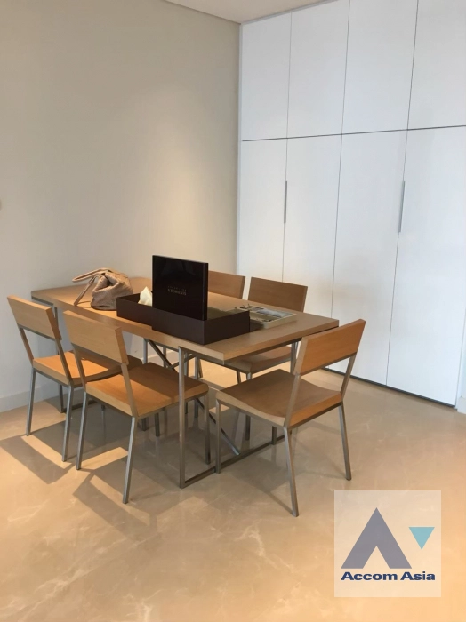 5  2 br Condominium For Rent in Ploenchit ,Bangkok BTS Chitlom at Sindhorn Residence AA20458