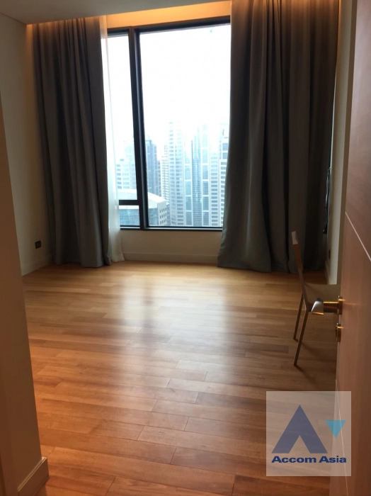 9  2 br Condominium For Rent in Ploenchit ,Bangkok BTS Chitlom at Sindhorn Residence AA20458