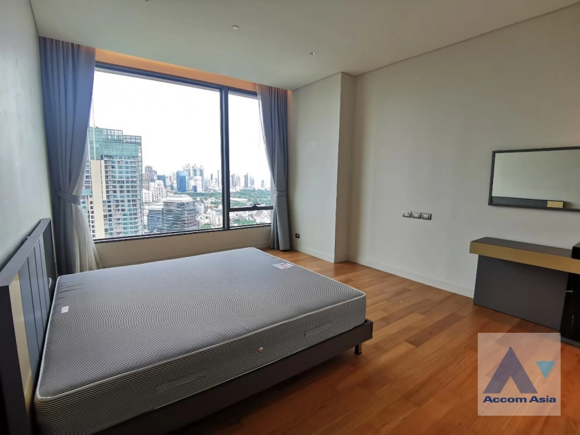 8  2 br Condominium For Rent in Ploenchit ,Bangkok BTS Chitlom at Sindhorn Residence AA20458