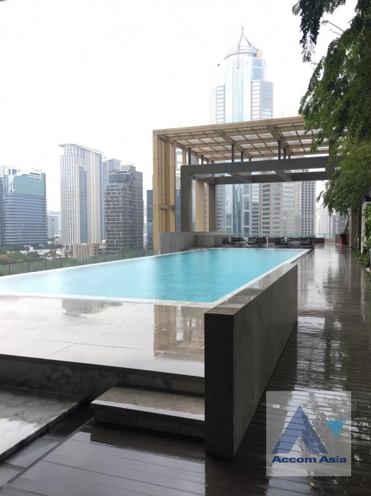 17  2 br Condominium For Rent in Ploenchit ,Bangkok BTS Chitlom at Sindhorn Residence AA20458